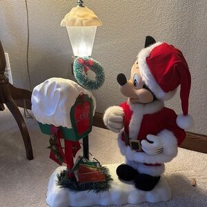 Holiday Santa Figurine with Mailbox and Wreath